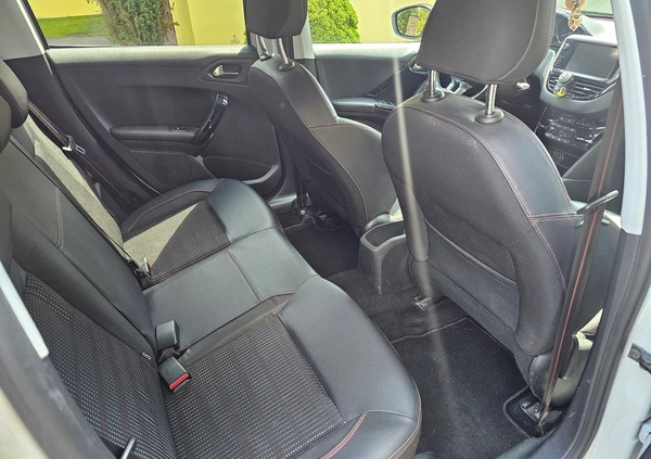 Peugeot 208 cena 35700 przebieg: 93000, rok produkcji 2015 z Działdowo małe 92